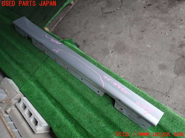 2UPJ-33611390]BMW 320i E90(VA20)右サイドステップ 中古_m0001.jpg