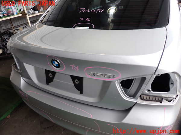 2UPJ-33611500]BMW 320i E90(VA20)トランク 中古_m0001.jpg