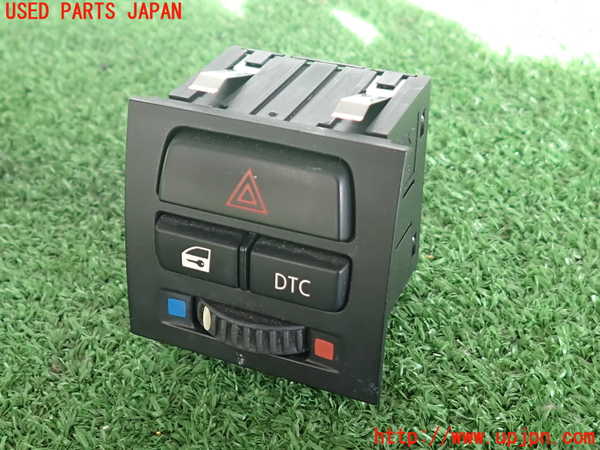 2UPJ-33616290]BMW 320i E90(VA20)ハザードスイッチ 中古_m0001.jpg