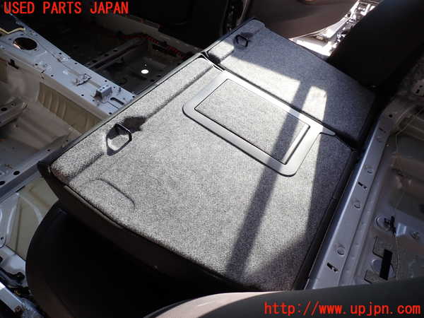 2UPJ-33617385]BMW 320i E90(VA20)リアシート 中古_m0003.jpg