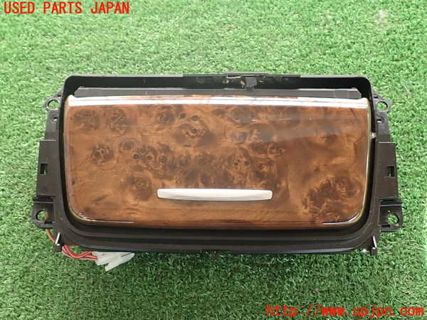 2UPJ-33617821]BMW 320i E90(VA20)灰皿1 中古_m0001.jpg