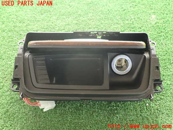 2UPJ-33617821]BMW 320i E90(VA20)灰皿1 中古_m0002.jpg