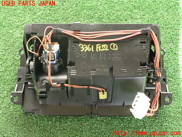 2UPJ-33617821]BMW 320i E90(VA20)灰皿1 中古_m0003.jpg