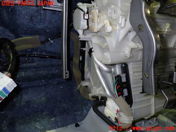 1UPJ-33626081]セレナ e-POWER(HFC27)エバポレーター1 中古_m0003.jpg