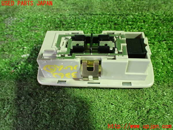 1UPJ-33626413]セレナ e-POWER(HFC27)ルームランプ3 中古_m0002.jpg