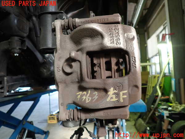 1UPJ-33634085]ベンツ GLA180(156942)(X156)左フロントキャリパー 中古_m0001.jpg