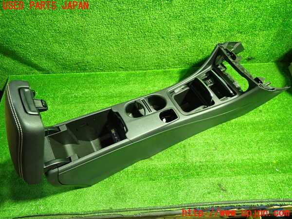 1UPJ-33637540]ベンツ GLA180(156942)(X156)センターコンソール 中古_m0002.jpg