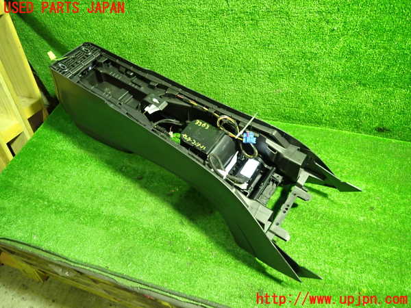 1UPJ-33637540]ベンツ GLA180(156942)(X156)センターコンソール 中古_m0003.jpg