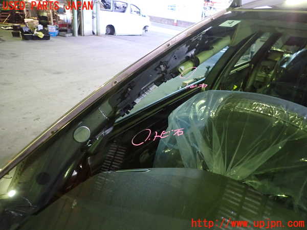 1UPJ-33661195]ボルボ・XC70(BB6324XC)フロントガラス 中古 43R-00027_m0002.jpg