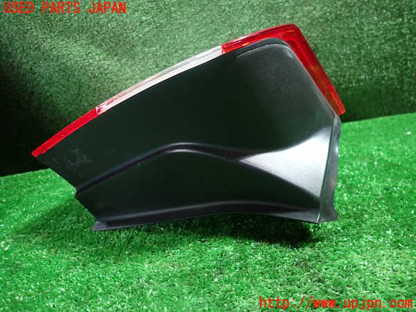 1UPJ-33661536]ボルボ・XC70(BB6324XC)左テールランプ 中古_m0003.jpg