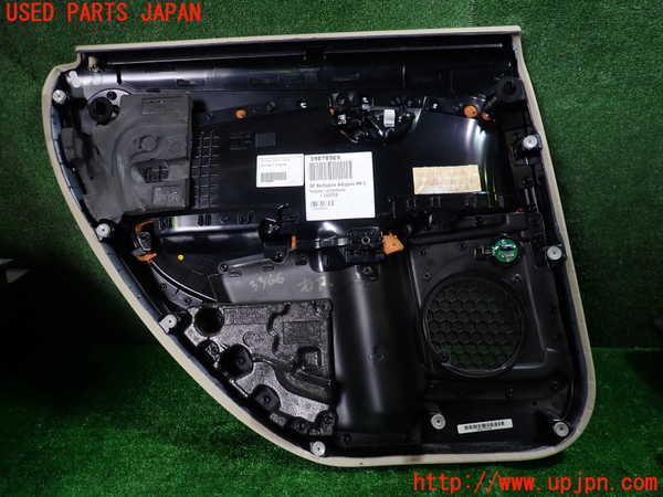 1UPJ-33661294]ボルボ・XC70(BB6324XC)右後ドア内張り 中古_m0005.jpg