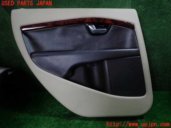 1UPJ-33661324]ボルボ・XC70(BB6324XC)左後ドア内張り 中古_m0001.jpg