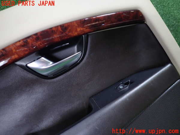 1UPJ-33661324]ボルボ・XC70(BB6324XC)左後ドア内張り 中古_m0002.jpg