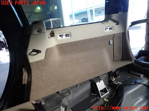 1UPJ-33667675]ボルボ・XC70(BB6324XC)右リアピラートリム 中古_m0001.jpg