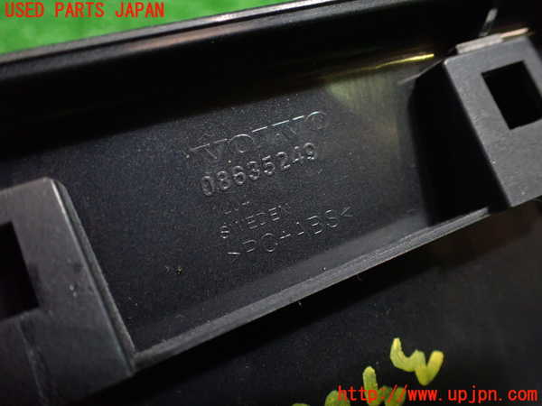 1UPJ-33667510]ボルボ・XC70(BB6324XC)メーターフード 中古_m0003.jpg