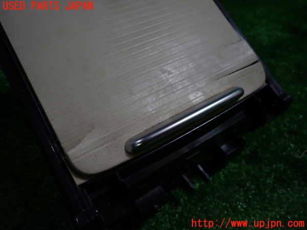 1UPJ-33667810]ボルボ・XC70(BB6324XC)ドリンクホルダー 中古_m0002.jpg