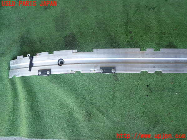 1UPJ-33671014]BMW 525i(NE25)E60フロントバンパーホースメント 中古_m0003.jpg