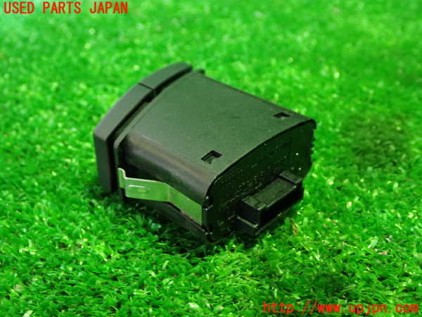 1UPJ-33676290]BMW 525i(NE25)E60ハザードスイッチ 中古_m0003.jpg