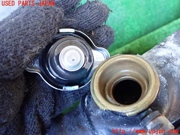 1UPJ-33712321]三菱ジープ(J55)ラジエーター1 中古_m0003.jpg