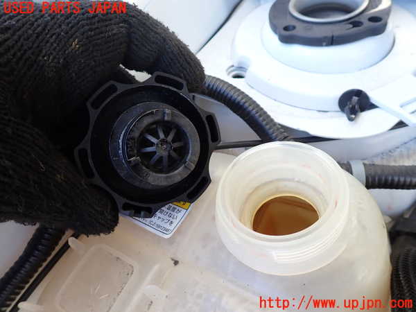 1UPJ-33722410]ジープ・チェロキー(KL32)ラジエータータンク 中古_m0002.jpg