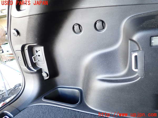 1UPJ-33727680]ジープ・チェロキー(KL32)左リアピラートリム 中古_m0004.jpg