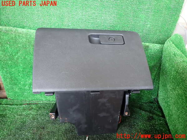 1UPJ-33737516]ジープ・チェロキー(KL20L)グローブボックス1 中古_m0001.jpg