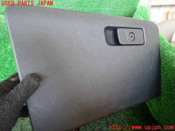 1UPJ-33737516]ジープ・チェロキー(KL20L)グローブボックス1 中古_m0002.jpg