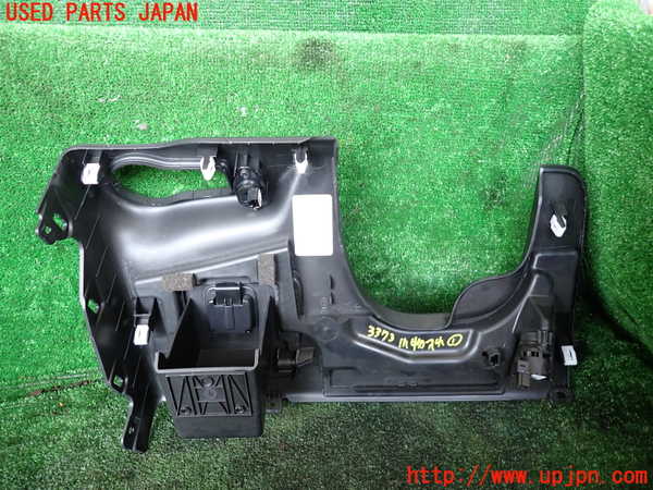 1UPJ-33737841]ジープ・チェロキー(KL20L)小物入れ1 中古_m0003.jpg