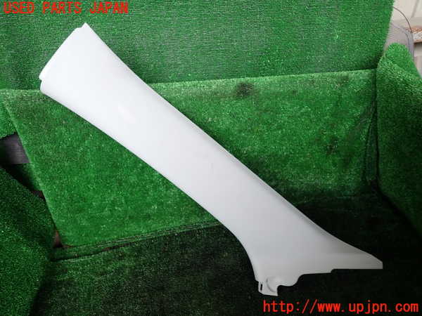 1UPJ-33737660]ジープ・チェロキー(KL20L)左フロントピラートリム 中古_m0001.jpg