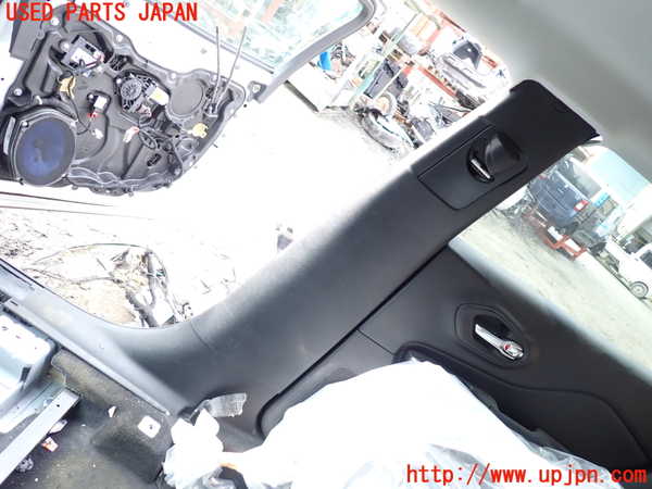 1UPJ-33737665]ジープ・チェロキー(KL20L)右センターピラートリム 中古_m0001.jpg