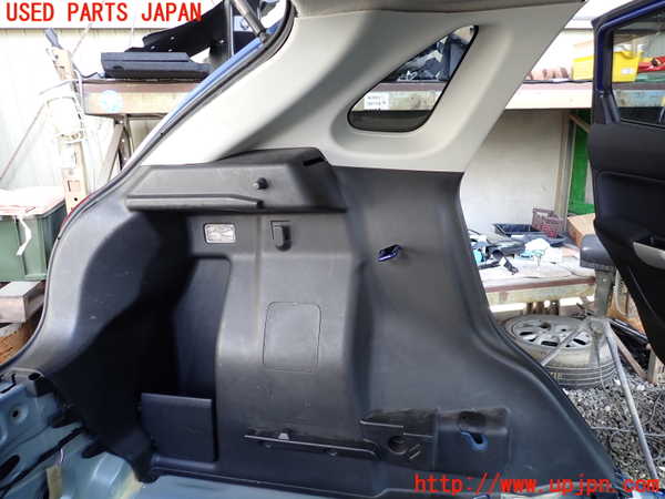 1UPJ-33747680]バレーノ(WB32S)左リアピラートリム 中古_m0001.jpg