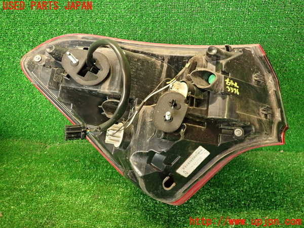 2UPJ-33761530]シトロエン・DS 5(B85F02)右テールランプ 中古_m0002.jpg