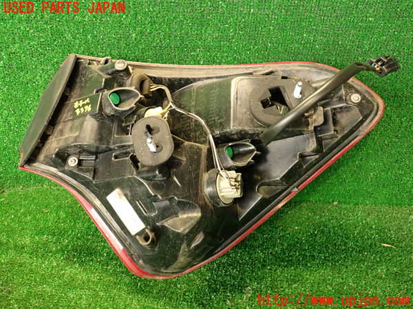 2UPJ-33761536]シトロエン・DS 5(B85F02)左テールランプ 中古_m0002.jpg