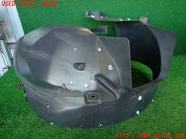 2UPJ-33761090]シトロエン・DS 5(B85F02)右前フェンダーライナー 中古_m0003.jpg