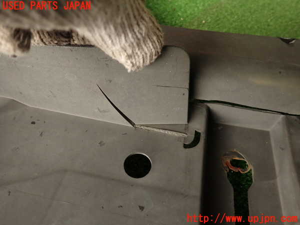 2UPJ-33762170]シトロエン・DS 5(B85F02)エンジンアンダーカバー 中古_m0003.jpg