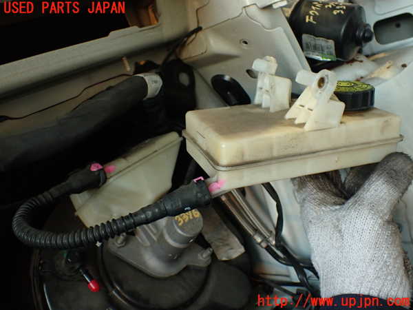 2UPJ-33764050]シトロエン・DS 5(B85F02)ブレーキマスターシリンダー 中古_m0001.jpg