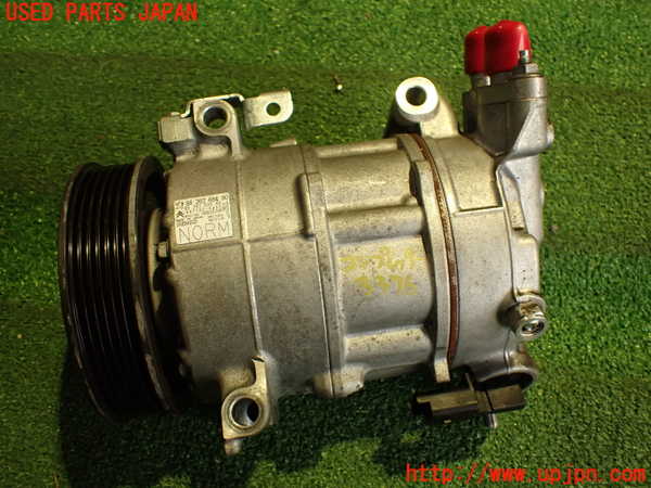 2UPJ-33766025]シトロエン・DS 5(B85F02)エアコンコンプレッサー 中古_m0001.jpg