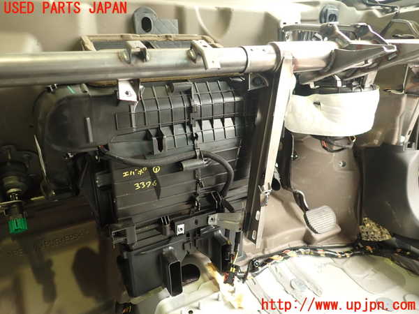 2UPJ-33766081]シトロエン・DS 5(B85F02)エバポレーター1 中古_m0001.jpg