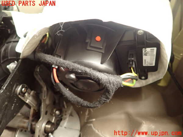 2UPJ-33766081]シトロエン・DS 5(B85F02)エバポレーター1 中古_m0002.jpg