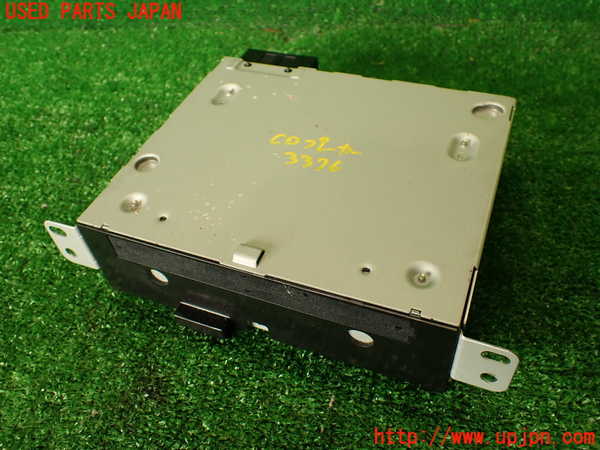 2UPJ-33766480]シトロエン・DS 5(B85F02)CDプレーヤー 中古_m0001.jpg