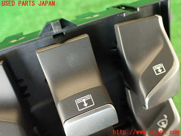 2UPJ-33766306]シトロエン・DS 5(B85F02)スイッチ1(サンシェード等) 中古_m0002.jpg