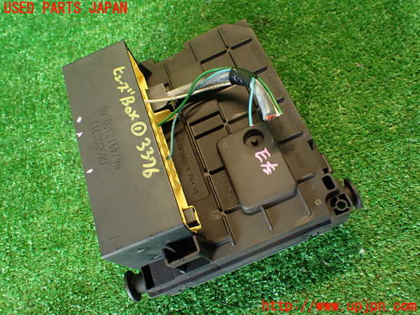 2UPJ-33766741]シトロエン・DS 5(B85F02)ヒューズボックス1 中古_m0002.jpg