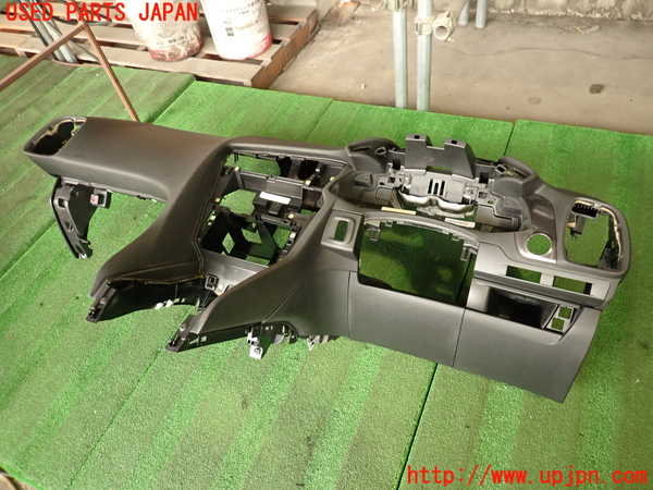 2UPJ-33767505]シトロエン・DS 5(B85F02)ダッシュボード 中古_m0001.jpg