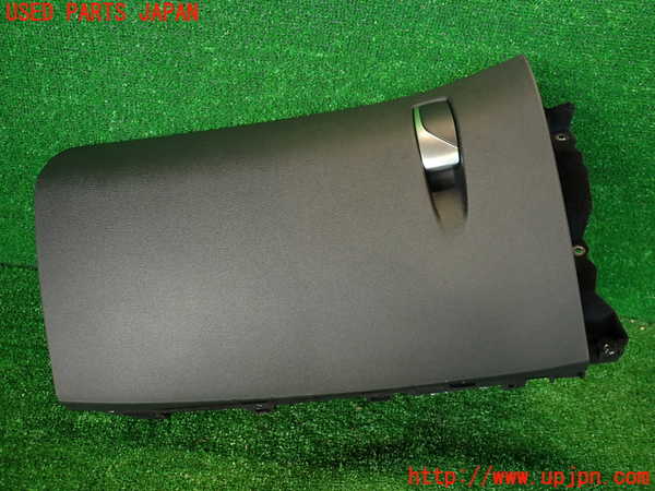2UPJ-33767516]シトロエン・DS 5(B85F02)グローブボックス1 中古_m0001.jpg
