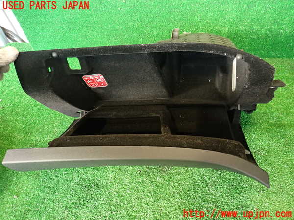 2UPJ-33767516]シトロエン・DS 5(B85F02)グローブボックス1 中古_m0004.jpg
