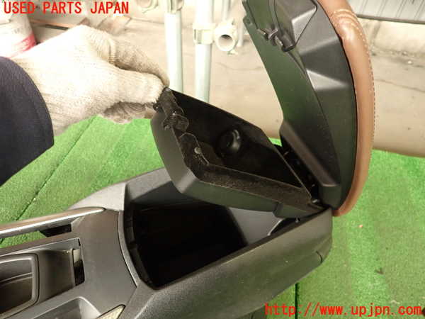 2UPJ-33767540]シトロエン・DS 5(B85F02)センターコンソール 中古_m0003.jpg