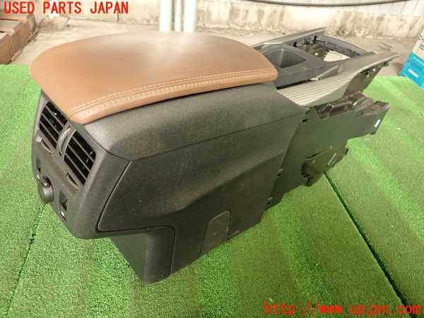 2UPJ-33767540]シトロエン・DS 5(B85F02)センターコンソール 中古_m0004.jpg