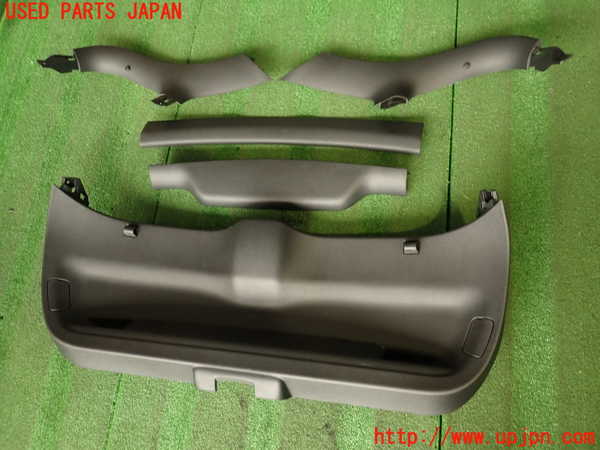 2UPJ-33761578]シトロエン・DS 5(B85F02)バックドア内張り 中古_m0001.jpg