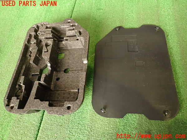 2UPJ-33767772]シトロエン・DS 5(B85F02)ラゲッジトレイ2 中古_m0003.jpg