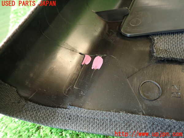 2UPJ-33767670]シトロエン・DS 5(B85F02)左センターピラートリム 中古_m0005.jpg